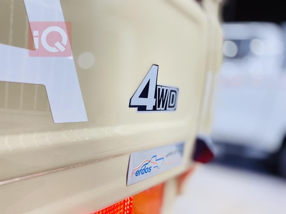 Toyota Land Cruiser 70 Pickup